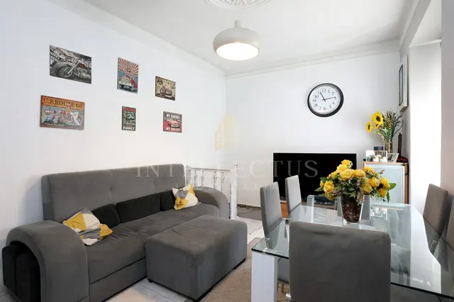 T3 Apartment for Sale in São Vicente, Lisbon